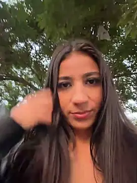 Snapshot of -juicy_ chatting on 04-15-26, 11:05 -juicy online show from 04-15-26, 11:05