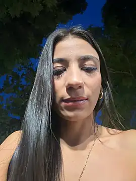 Snapshot of -juicy_ chatting on 05-10-26, 11:28 -juicy online show from 05-10-26, 11:28