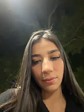 Snapshot of -juicy_ chatting on 05-25-26, 11:36 -juicy online show from 05-25-26, 11:36