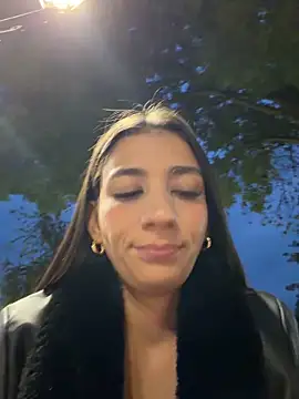 Snapshot of -juicy_ chatting on 04-12-26, 11:19 -juicy online show from 04-12-26, 11:19