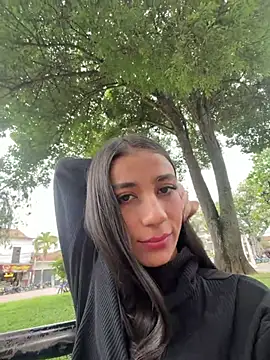 Snapshot of -juicy_ chatting on 06-07-26, 10:26 -juicy online show from 06-07-26, 10:26