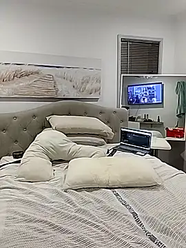 iamthepublickmasterbater online show from 10-29-25, 03:55