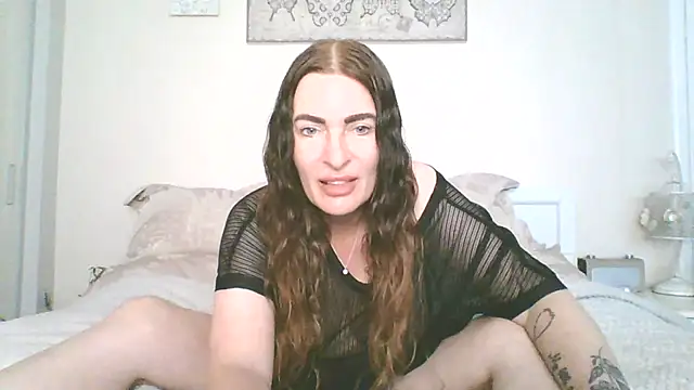 Snapshot of EllaKent chatting on 06-30-26, 02:39 EllaKent online show from 06-30-26, 02:39
