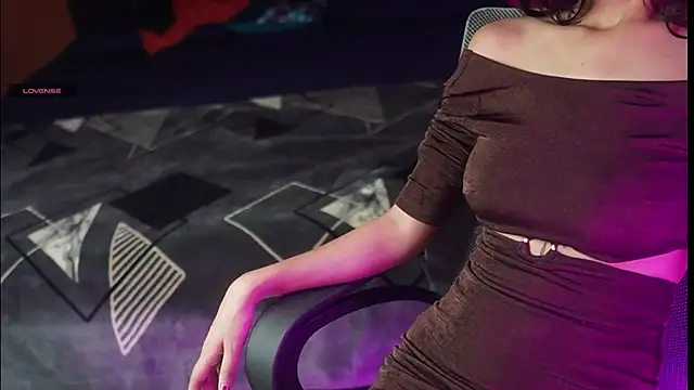 NidhiChandra online show from 09-10-25, 11:42