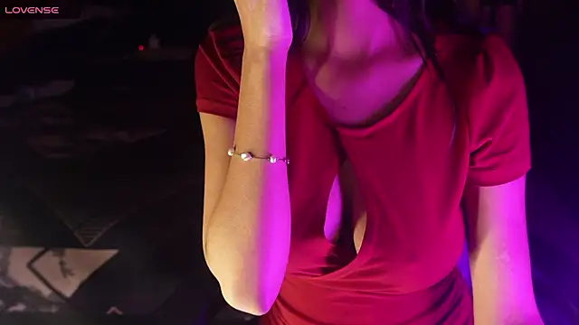 NidhiChandra online show from 11-18-25, 08:17