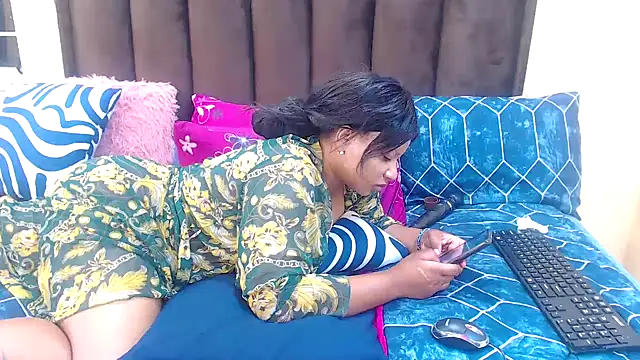 AfricanQueenxx40 online show from 02-22-26, 06:42