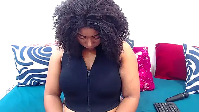 AfricanQueenxx40 online show from 11-07-25, 05:56