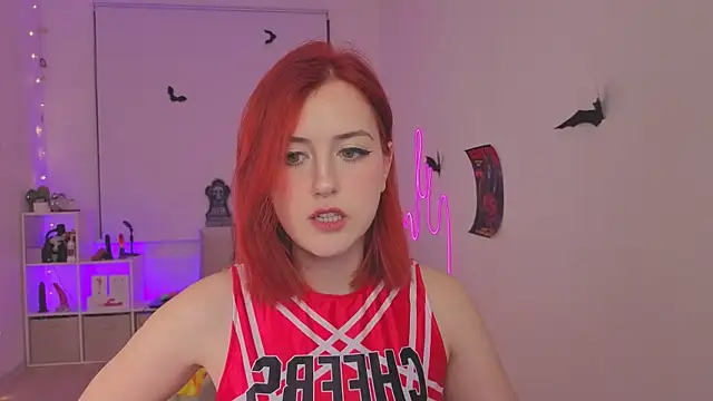 bananasgirl online show from 10-24-25, 05:12