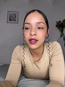Snapshot of Yasmin777_ chatting on 07-20-26, 09:28 Yasmin777 online show from 07-20-26, 09:28