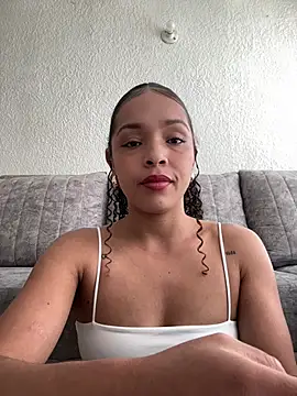 Snapshot of Yasmin777_ chatting on 07-24-26, 06:48 Yasmin777 online show from 07-24-26, 06:48