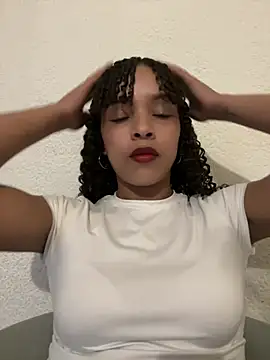 Snapshot of Yasmin777_ chatting on 06-26-26, 01:22 Yasmin777 online show from 06-26-26, 01:22