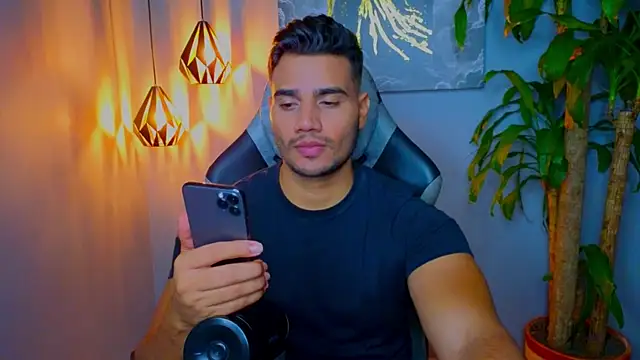 AndresR3 online show from 10-05-25, 08:16