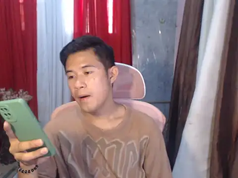 Snapshot of urboy_cass chatting on 09-20-25, 03:11 urboy cass online show from 09-20-25, 03:11