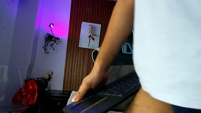 David niet online show from 10-31-25, 05:31