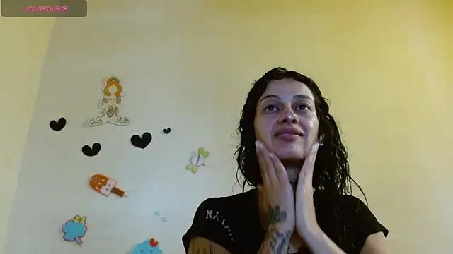 Akasha001 online show from 11-20-25, 06:41