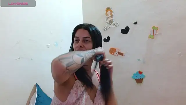 Akasha001 online show from 11-14-25, 04:05