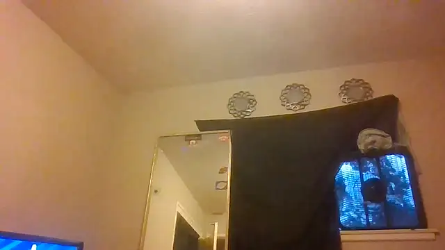Snapshot of 1n0nlythroat chatting on 07-05-26, 03:33 1n0nlythroat online show from 07-05-26, 03:33