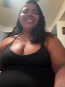 Snapshot of 1n0nlythroat chatting on 06-05-26, 06:51 1n0nlythroat online show from 06-05-26, 06:51