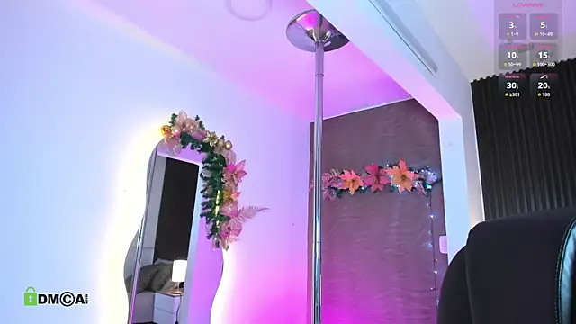 Snapshot of Dulcerose_01 chatting on 12-18-25, 05:56 Dulcerose 01 online show from 12-18-25, 05:56