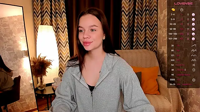Snapshot of marydreams_ chatting on 10-17-25, 02:15 marydreams online show from 10-17-25, 02:15