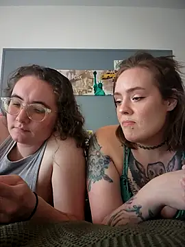 AndHerXO online show from 02-18-26, 02:02