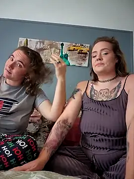 AndHerXO online show from 12-15-25, 02:01