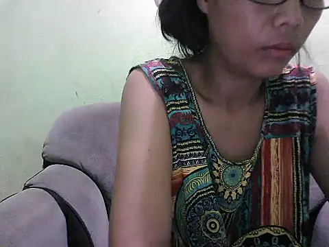 Snapshot of HotLadyPinay32 chatting on 04-20-26, 09:38 HotLadyPinay32 online show from 04-20-26, 09:38