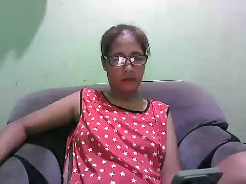 Snapshot of HotLadyPinay32 chatting on 06-04-26, 11:48 HotLadyPinay32 online show from 06-04-26, 11:48