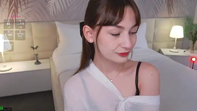 LolaPrise online show from 09-28-25, 01:34