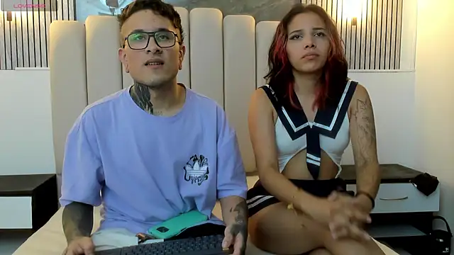 Snapshot of RavenandCody chatting on 09-09-25, 03:49 RavenandCody online show from 09-09-25, 03:49