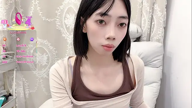 tuantuanle online show from 10-25-25, 01:34