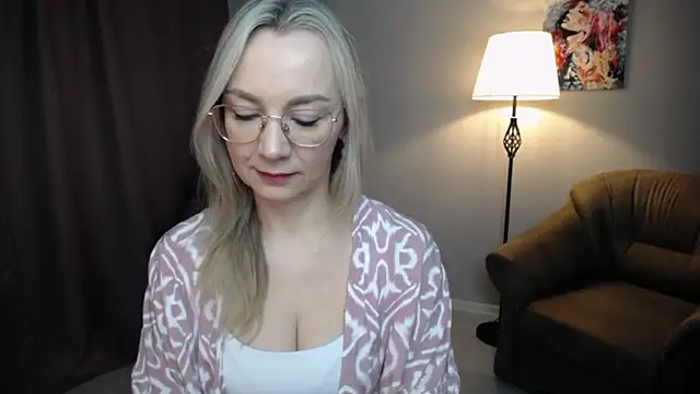 Ava Elior online show from 02-15-26, 12:15