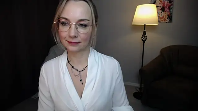 Ava Elior online show from 10-20-25, 10:05