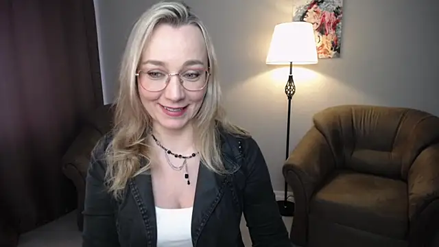 Ava Elior online show from 04-17-26, 09:12