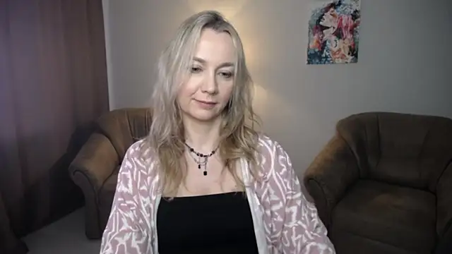 Snapshot of Ava_Elior chatting on 06-22-26, 11:18 Ava Elior online show from 06-22-26, 11:18