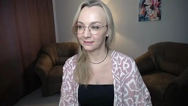 Snapshot of Ava_Elior chatting on 07-18-26, 10:24 Ava Elior online show from 07-18-26, 10:24