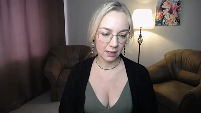 Snapshot of Ava_Elior chatting on 07-23-26, 11:40 Ava Elior online show from 07-23-26, 11:40