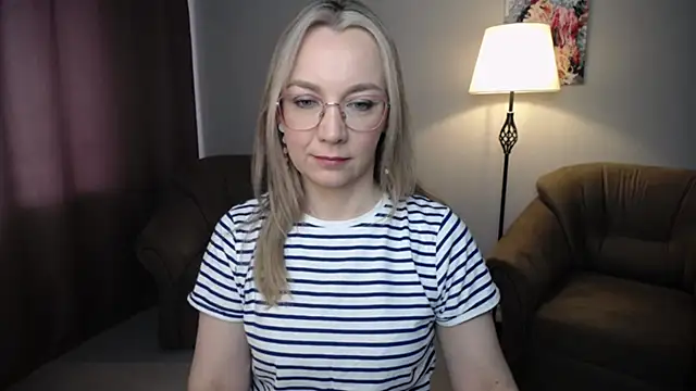 Snapshot of Ava_Elior chatting on 05-17-26, 10:37 Ava Elior online show from 05-17-26, 10:37