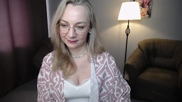 Snapshot of Ava_Elior chatting on 06-01-26, 11:43 Ava Elior online show from 06-01-26, 11:43