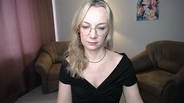 Snapshot of Ava_Elior chatting on 07-21-26, 12:06 Ava Elior online show from 07-21-26, 12:06
