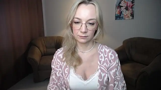 Snapshot of Ava_Elior chatting on 07-26-26, 10:33 Ava Elior online show from 07-26-26, 10:33