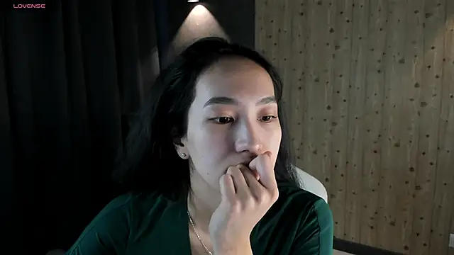 FlirtyAura online show from 04-17-26, 03:53