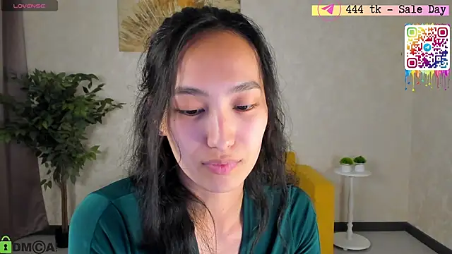 Snapshot of FlirtyAura chatting on 05-11-26, 04:04 FlirtyAura online show from 05-11-26, 04:04