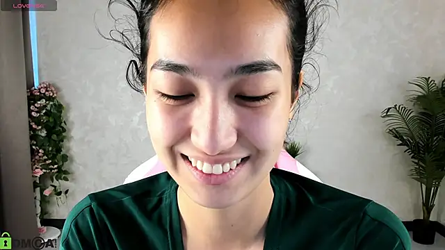 FlirtyAura online show from 09-26-25, 03:46