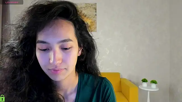 Snapshot of FlirtyAura chatting on 04-27-26, 11:52 FlirtyAura online show from 04-27-26, 11:52