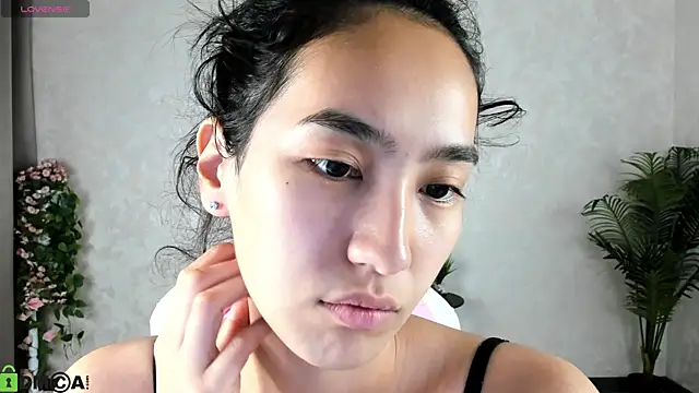 FlirtyAura online show from 10-13-25, 01:51