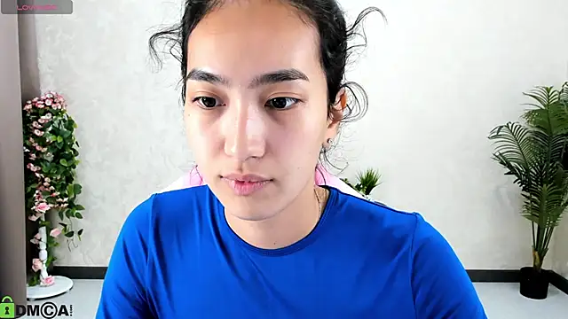 FlirtyAura online show from 10-12-25, 01:51