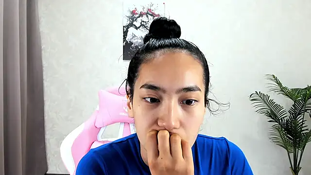 FlirtyAura online show from 11-11-25, 02:50