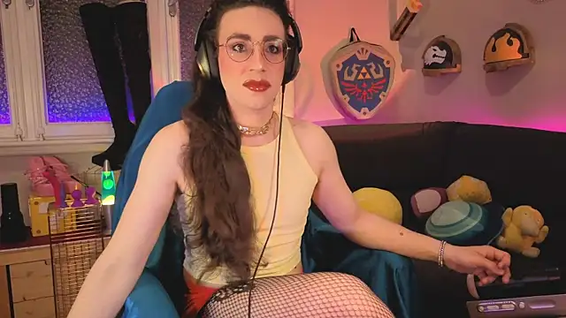 Snapshot of Zesty_Peach chatting on 05-09-26, 11:41 Zesty Peach online show from 05-09-26, 11:41