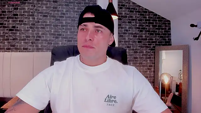 connorsmiith online show from 04-05-26, 11:00